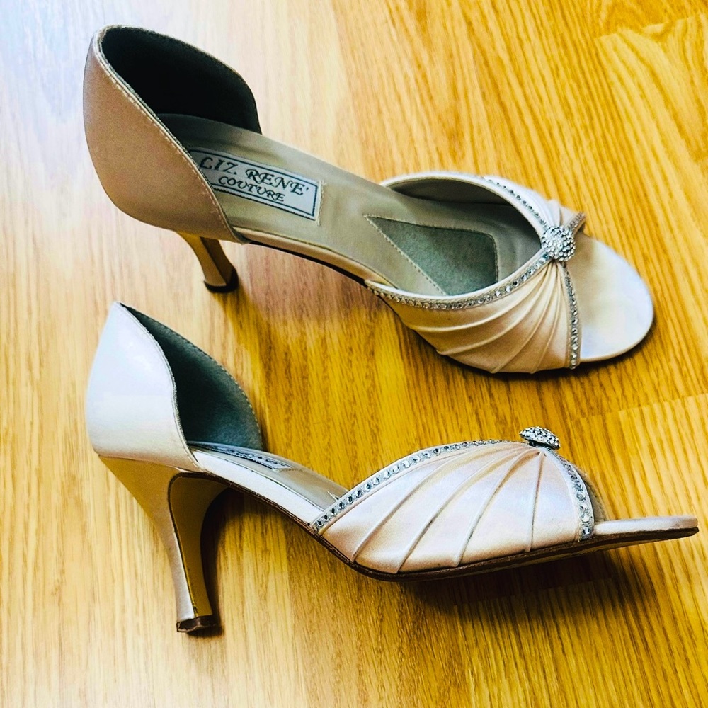 Liz Rene Couture champagne Satin Heels